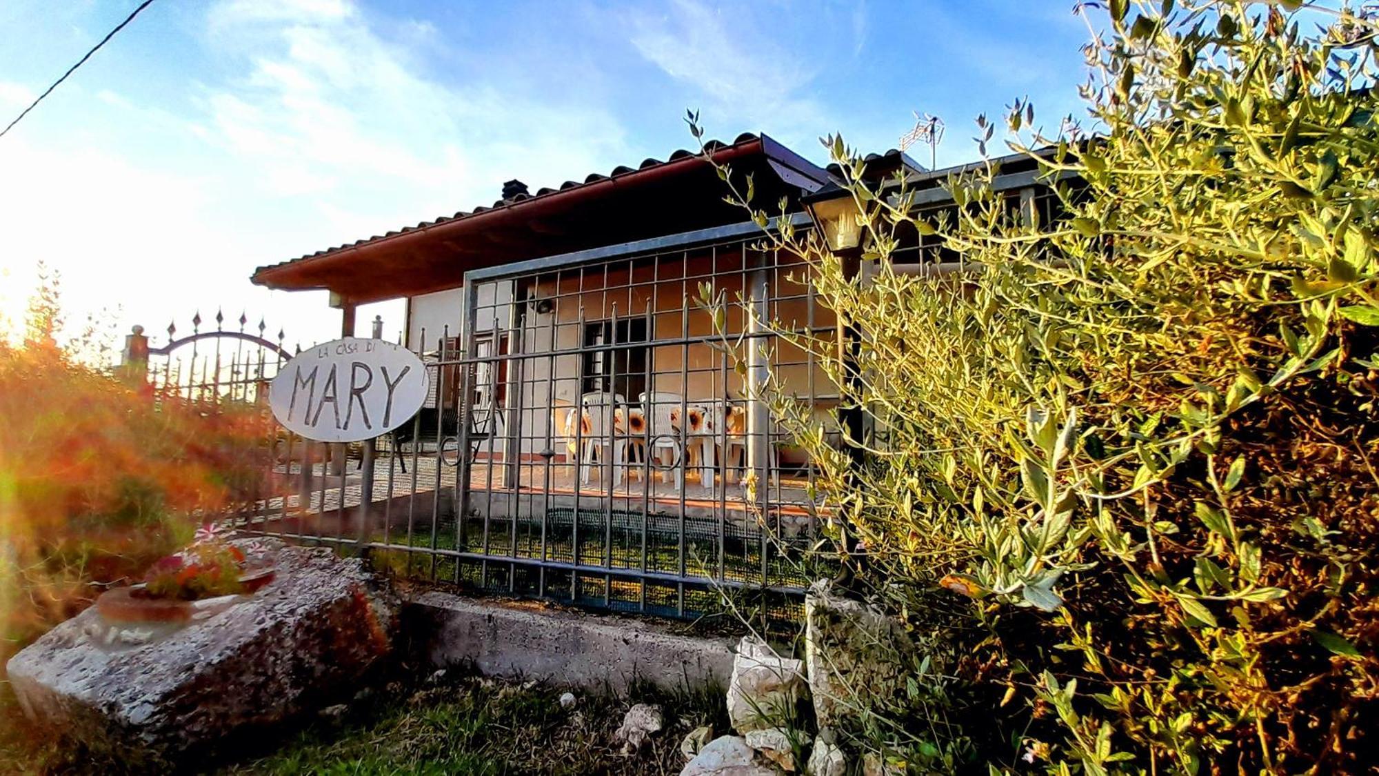 La Casa Di Mary Villa Амелиа Екстериор снимка